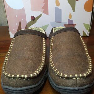 Signature Levi Strauss & Co brown slippers Size 7/8